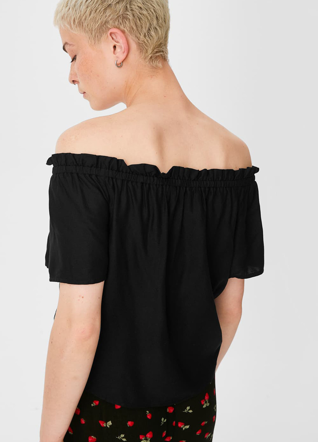 Чорна блузка C&A