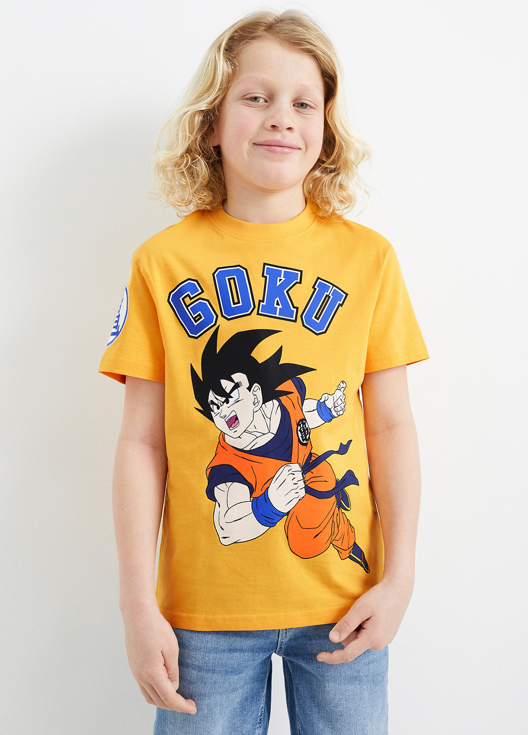 Желтая летняя футболка C&A