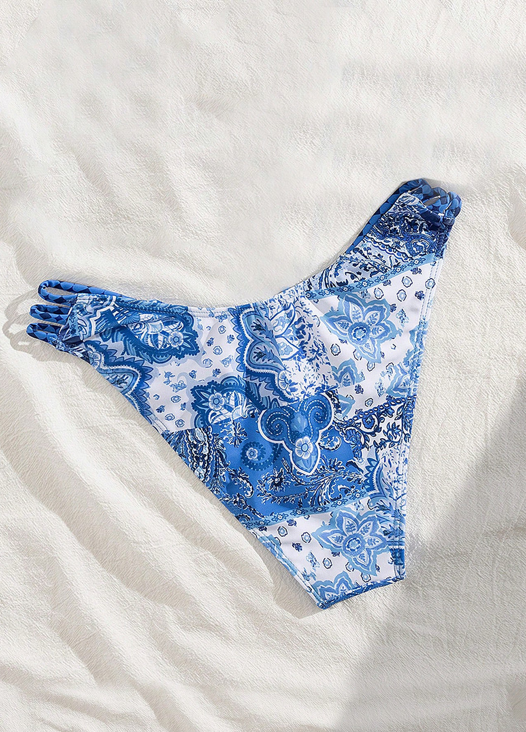 Белые купальные трусики с рисунком SHEIN