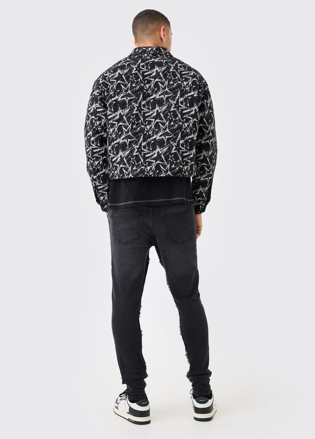 Черные демисезонные зауженные джинсы Boohoo