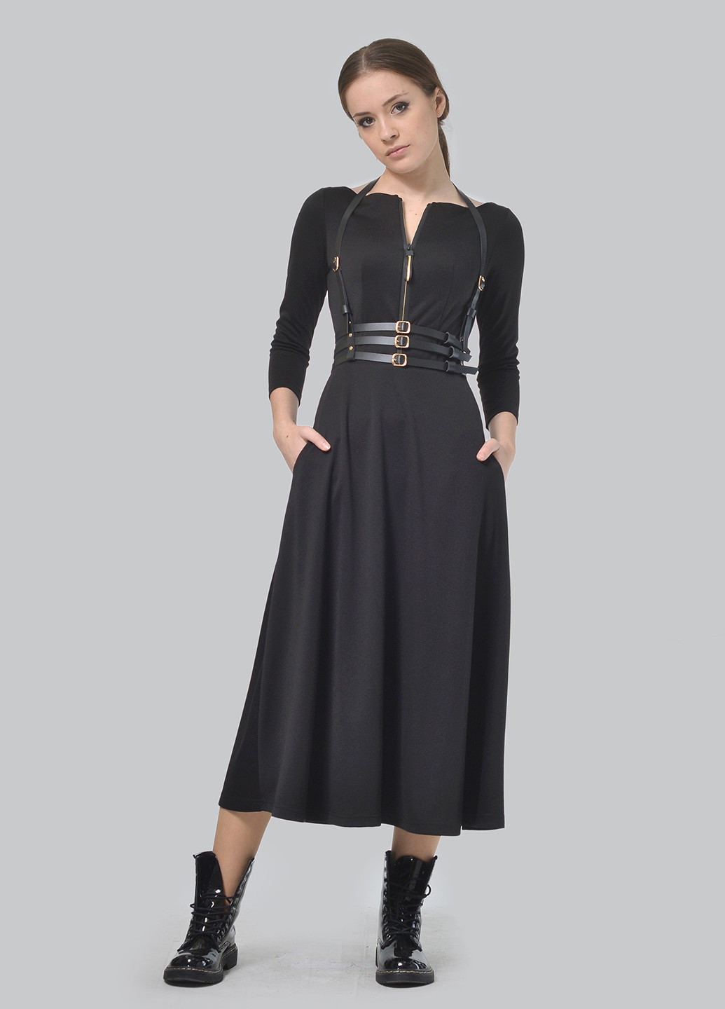 Черное кэжуал платье в стиле ампир Agata Webers однотонное
