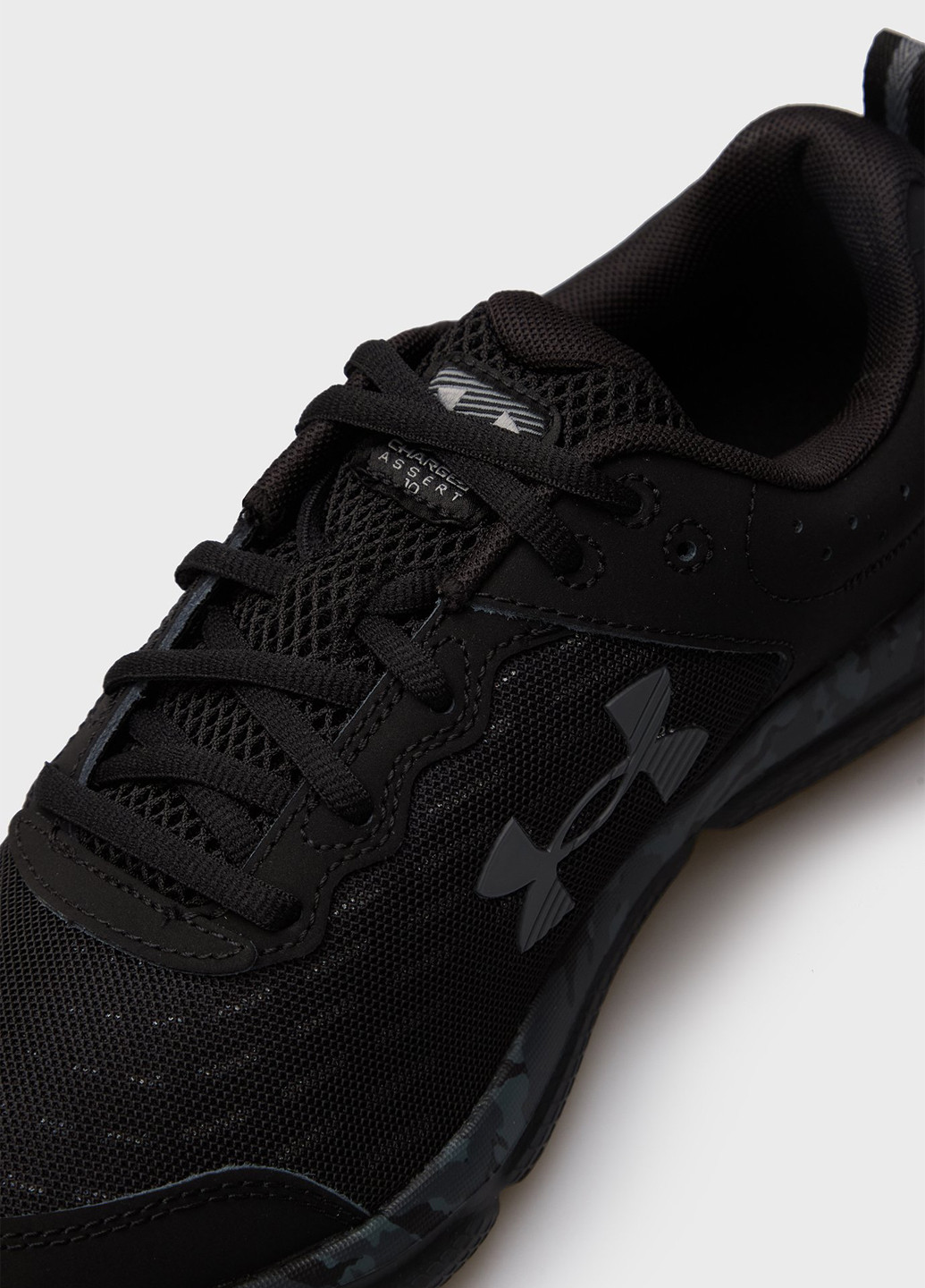 Черные демисезонные кроссовки Under Armour