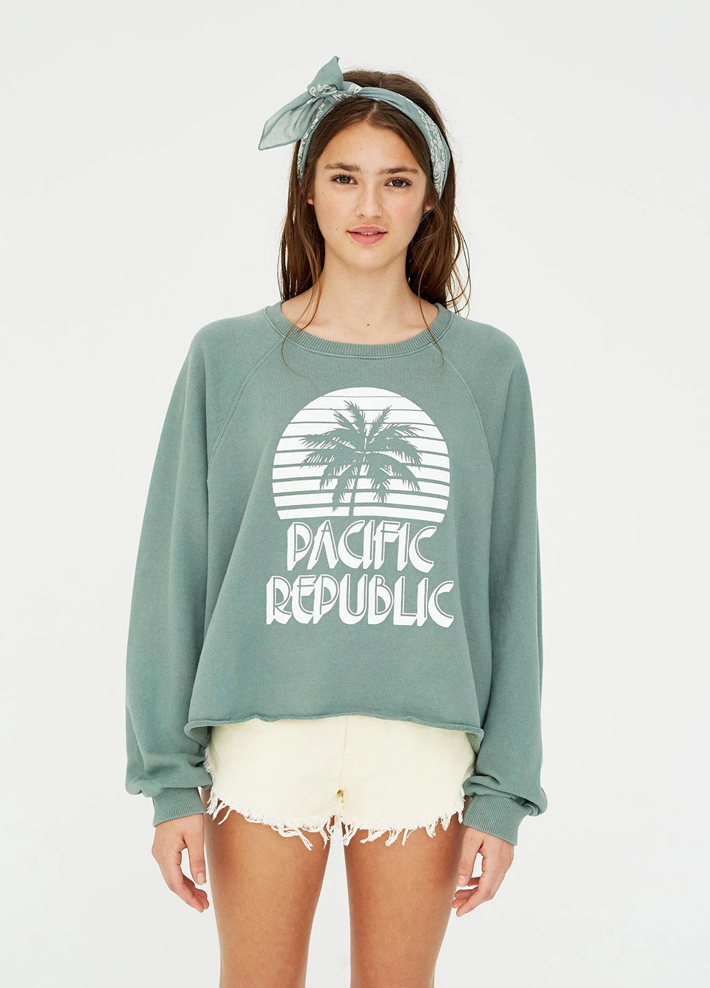 Мятный свитшот Pull & Bear рисунок без декора (243203309)
