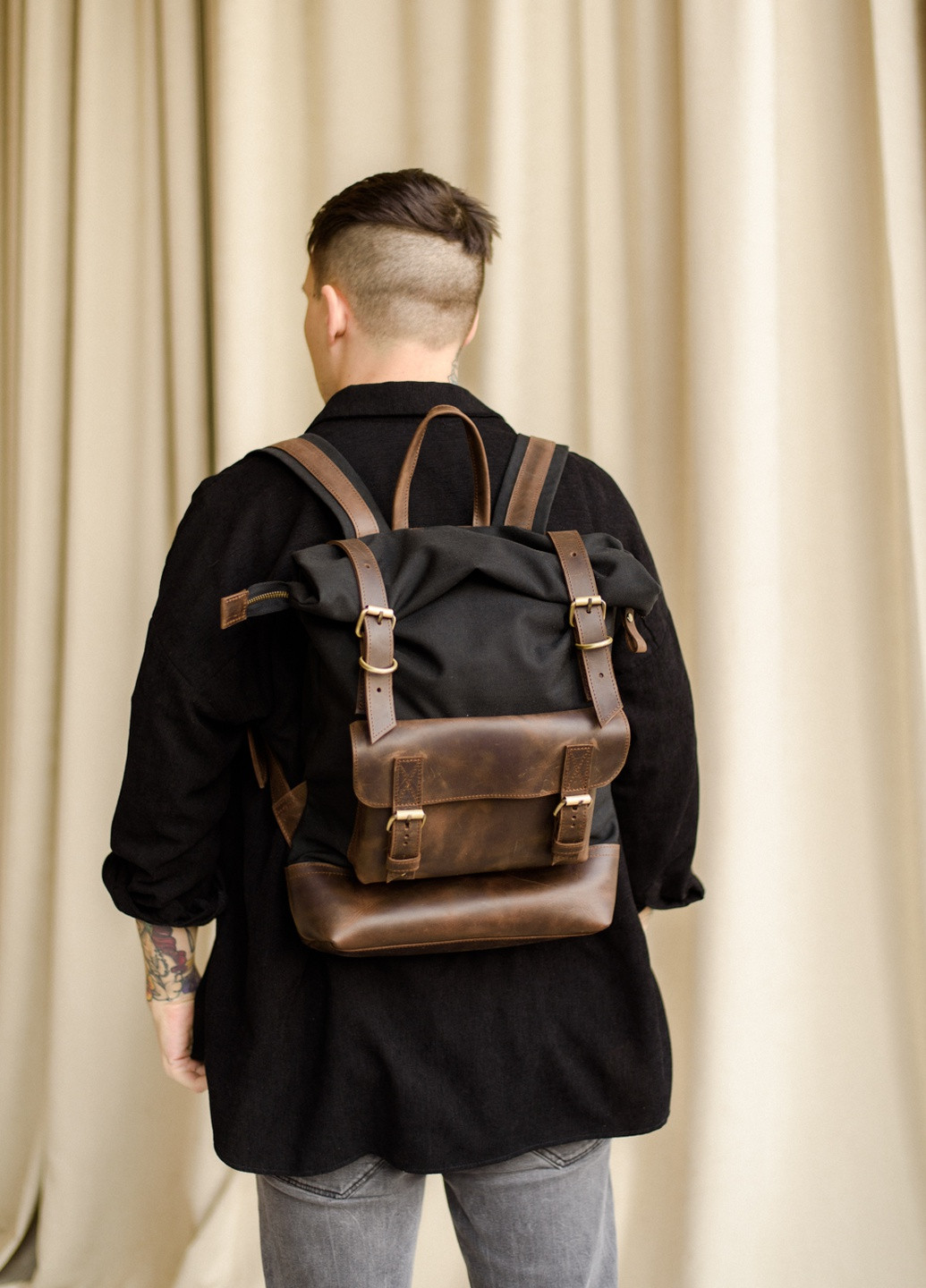 Функціональний чоловічий рюкзак ручної роботи з бавовни і натуральної вінтажної шкіри коричневого кольору Boorbon (253351913)