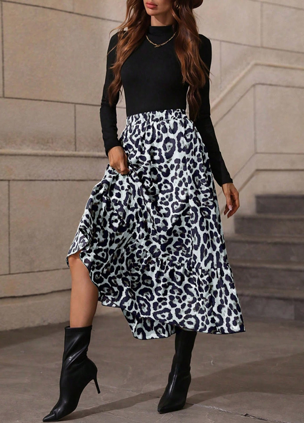 Чорно-білий демісезонний комплект (блуза, спідниця) SHEIN