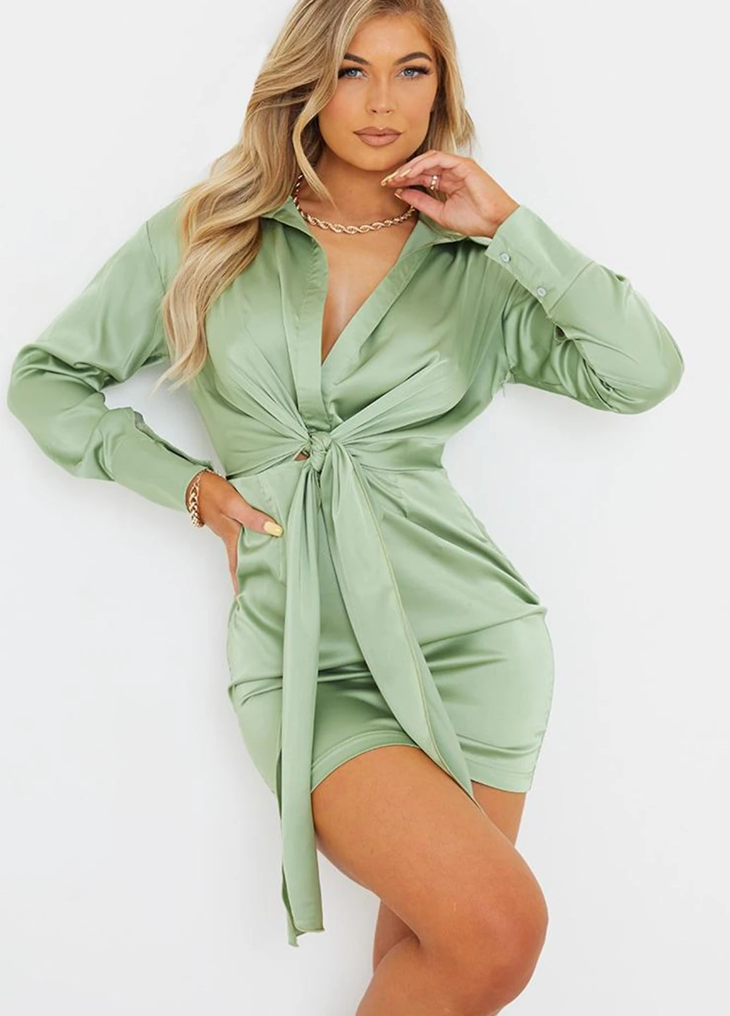 Светло-зеленое кэжуал платье на запах PrettyLittleThing однотонное