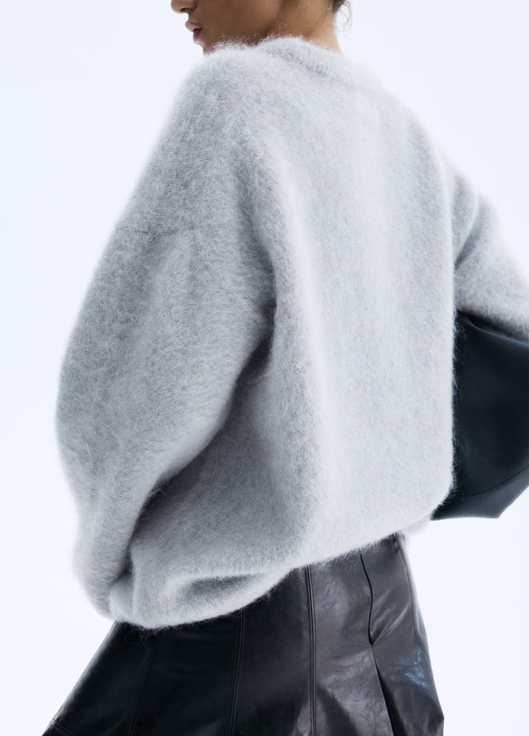 Світло-сірий демісезонний светр джемпер H&M