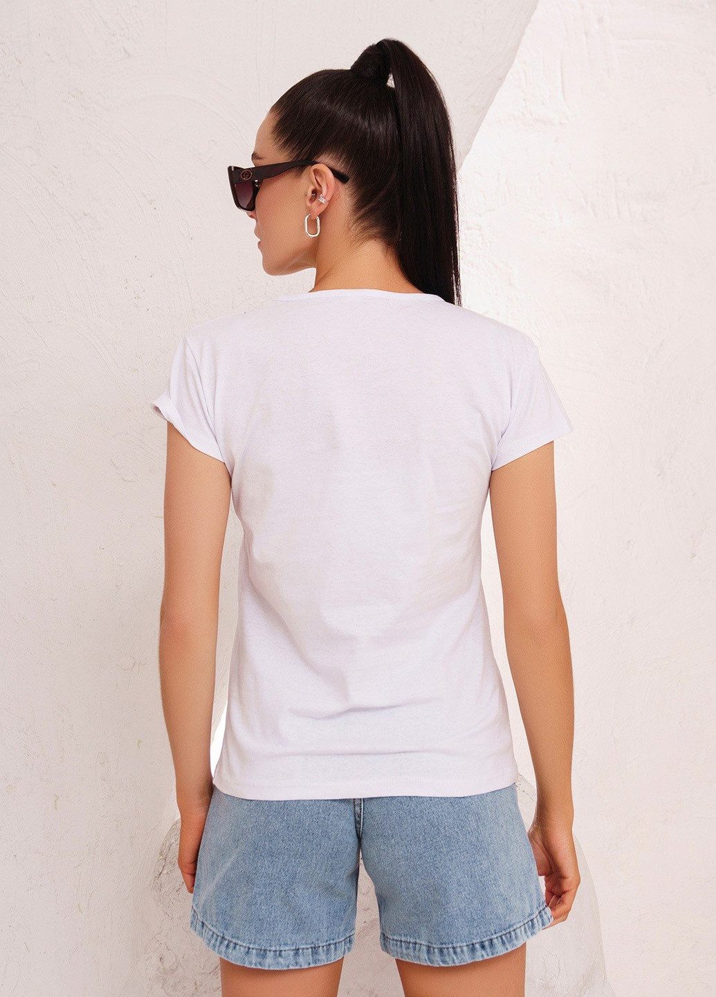 Белая всесезон футболка женская с коротким рукавом ISSA PLUS WN20-248