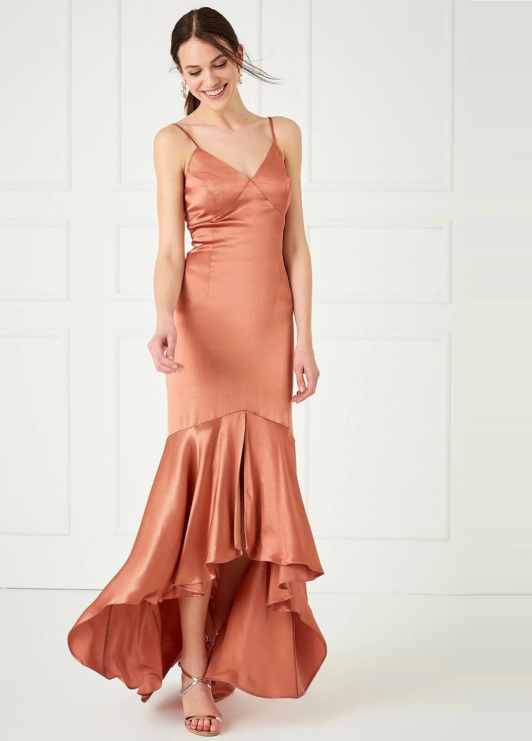 Персиковое вечернее платье годе, с открытой спиной NA-KD однотонное