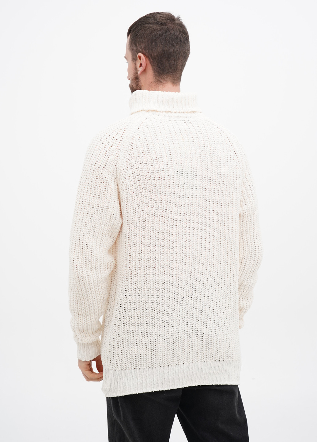 Белый зимний свитер Terranova