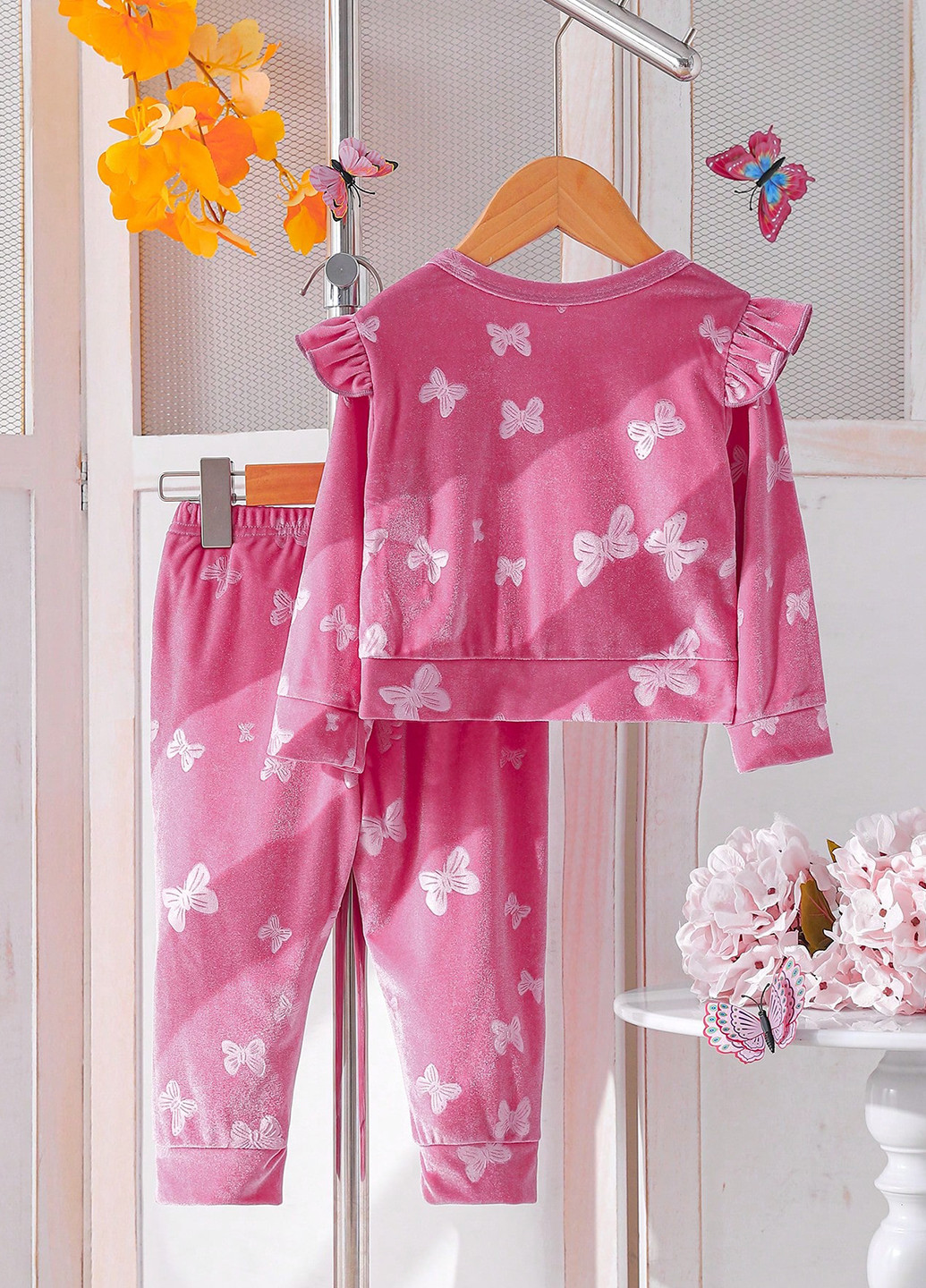 Рожевий демісезонний костюм (світшот, штани) брючний SHEIN