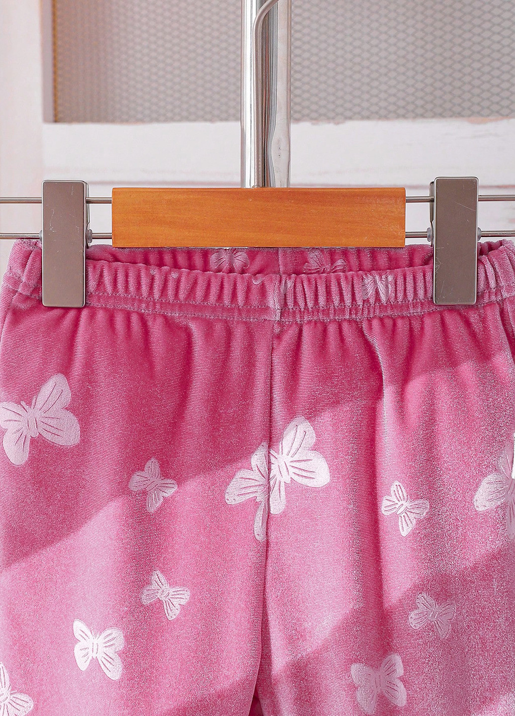 Рожевий демісезонний костюм (світшот, штани) брючний SHEIN