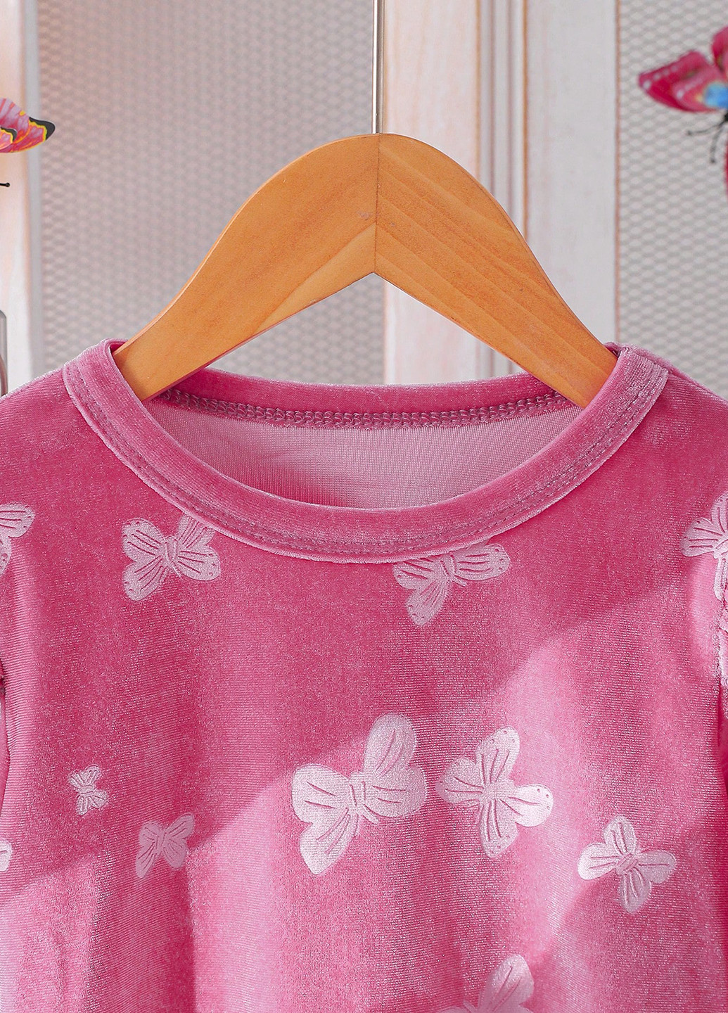 Рожевий демісезонний костюм (світшот, штани) брючний SHEIN