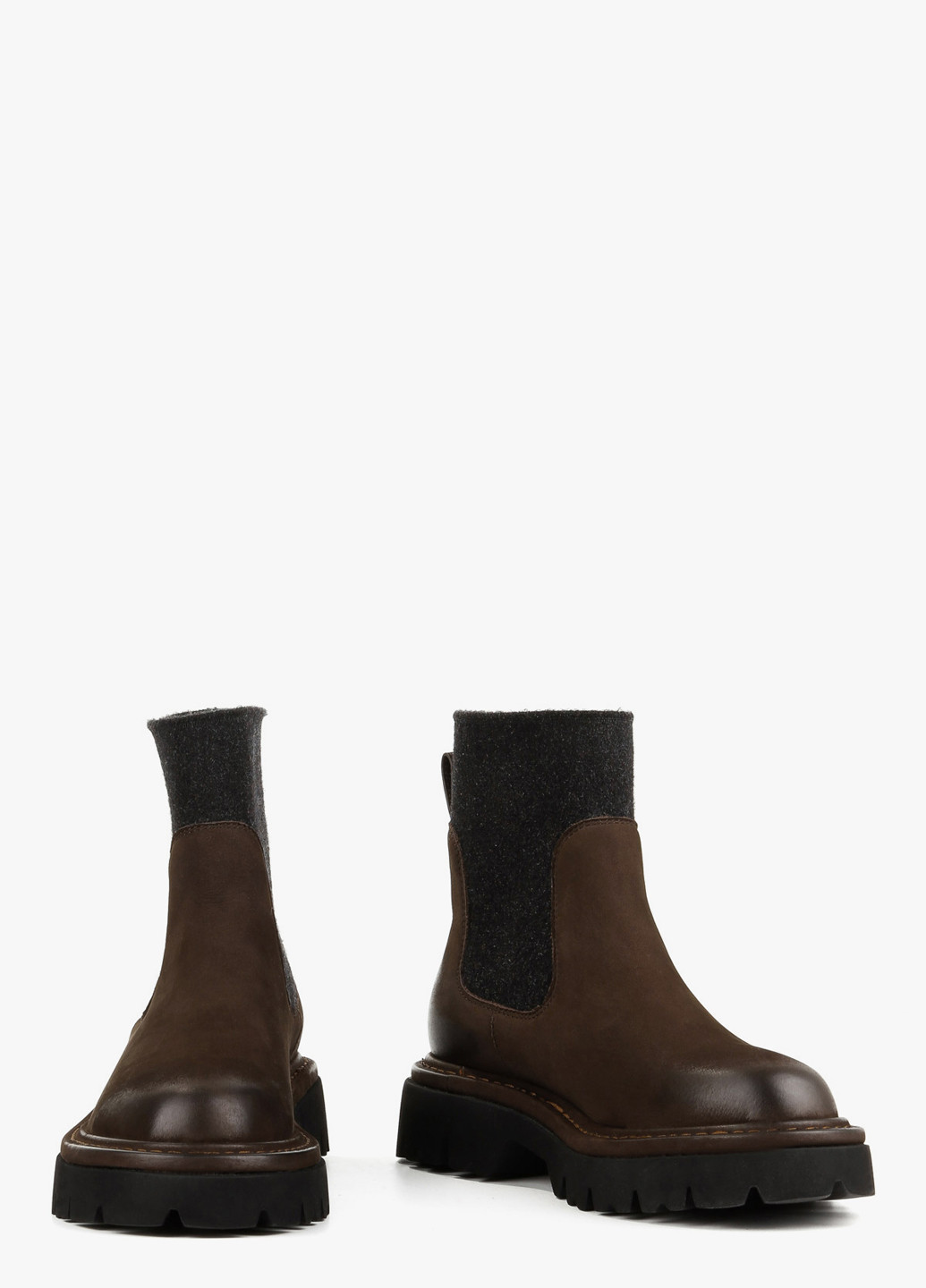 Осенние ботинки челси Le'BERDES без декора из натурального нубука