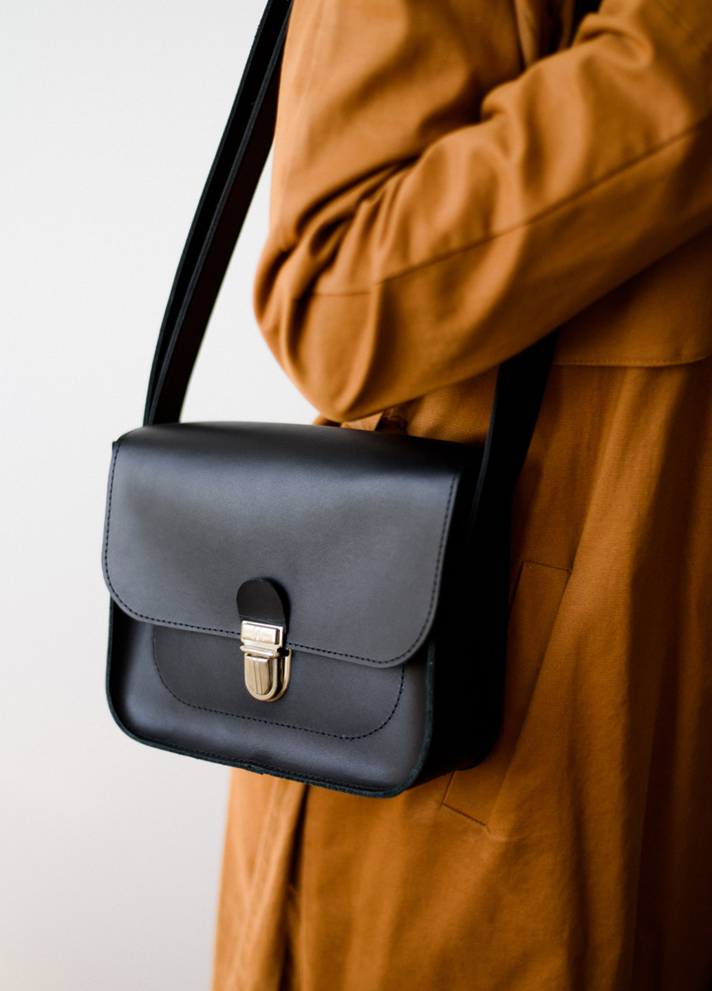 Жіноча сумка через плече арт. 614 ручної роботи з натуральної шкіри із легким матовим ефектом чорного кольору Boorbon (255406974)