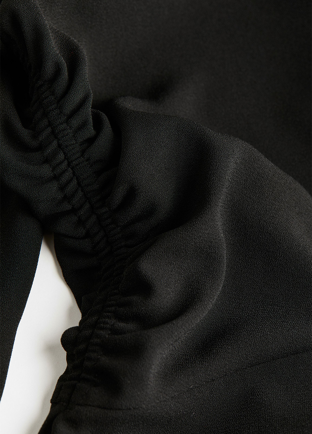 Черное кэжуал платье силуэтная H&M однотонное