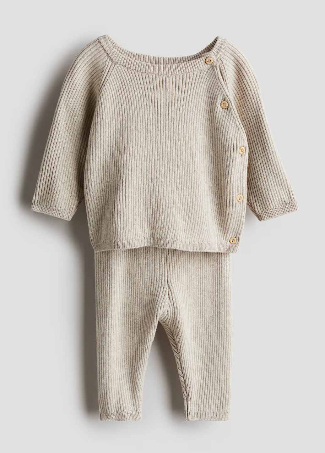 Бежевый демисезонный костюм (свитер, брюки) брючный H&M