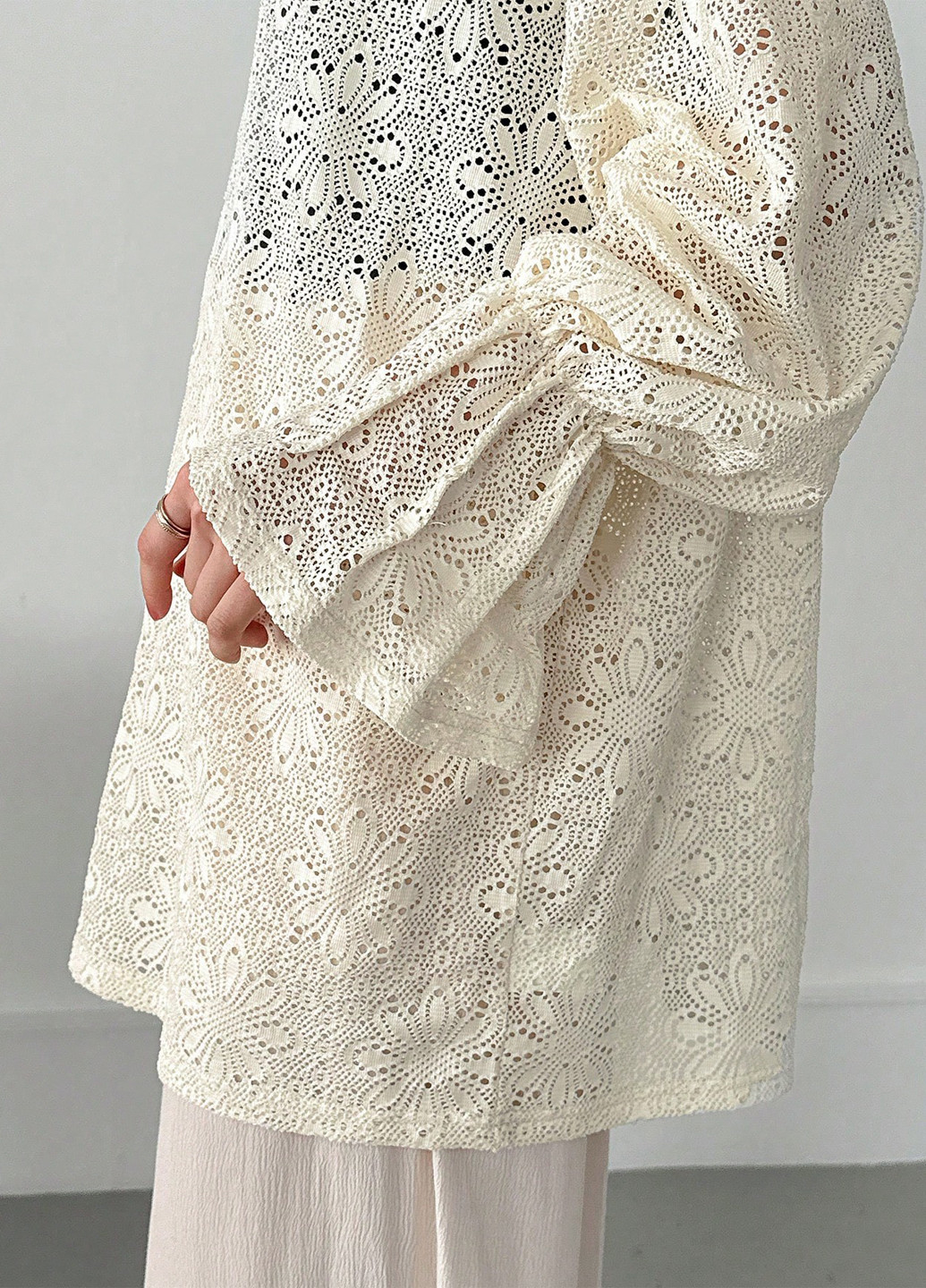 Молочна блуза SHEIN