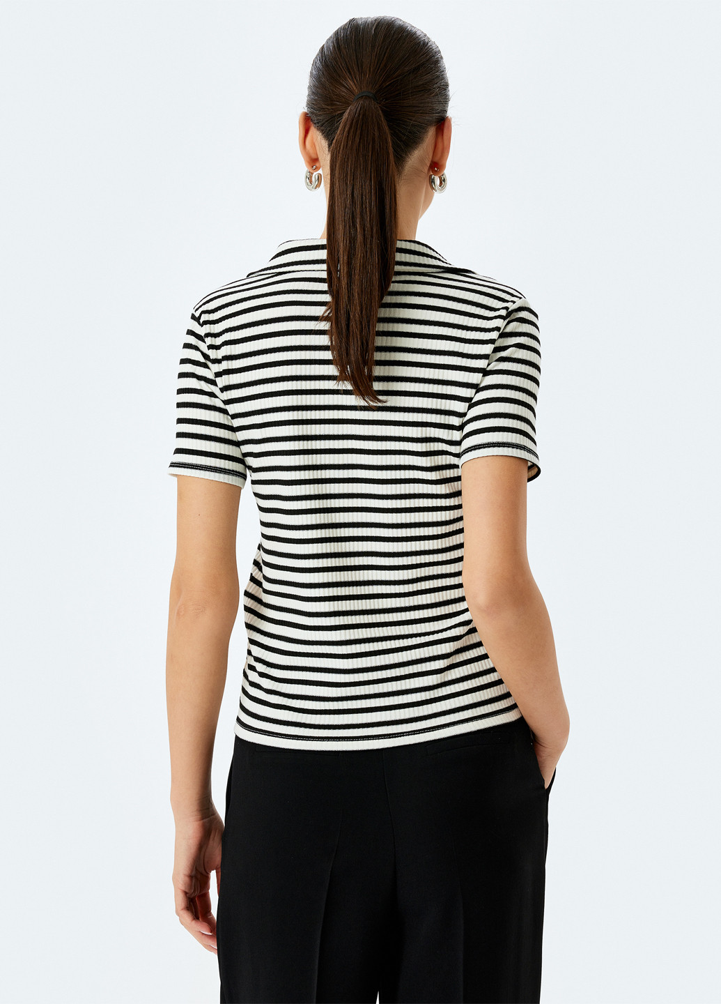 Черно-белая женская футболка-поло KOTON в полоску