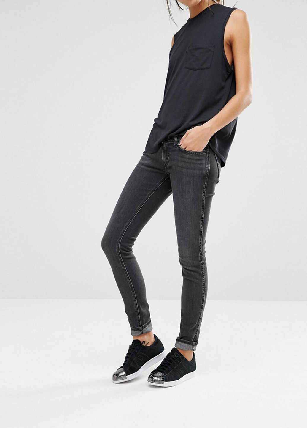 Джинси Levi's завужені однотонні темно-сірі джинсові бавовна