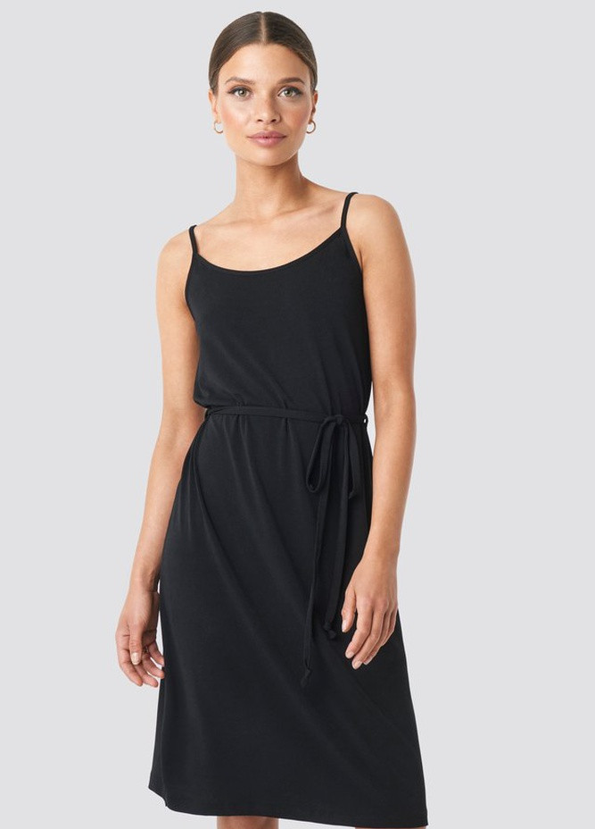 Чорна кежуал плаття, сукня NA-KD однотонна