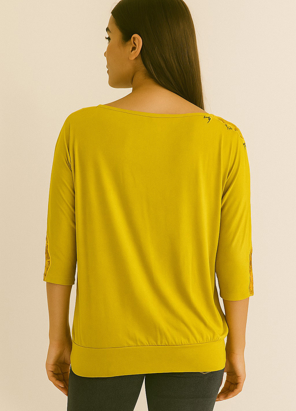 Гірчична блуза Sassofono