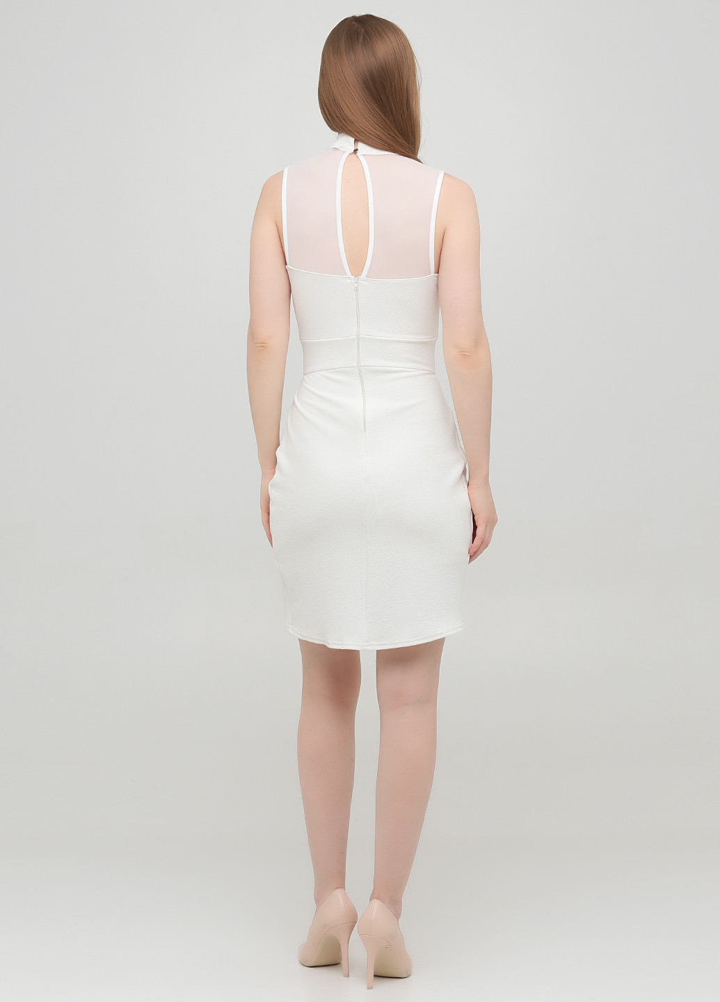 Белое коктейльное платье футляр Tfnc однотонное