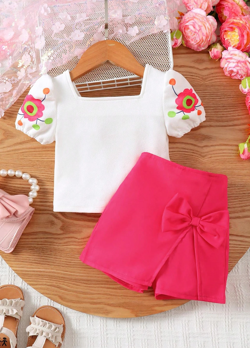Комбинированный летний костюм (блуза, шорты) SHEIN