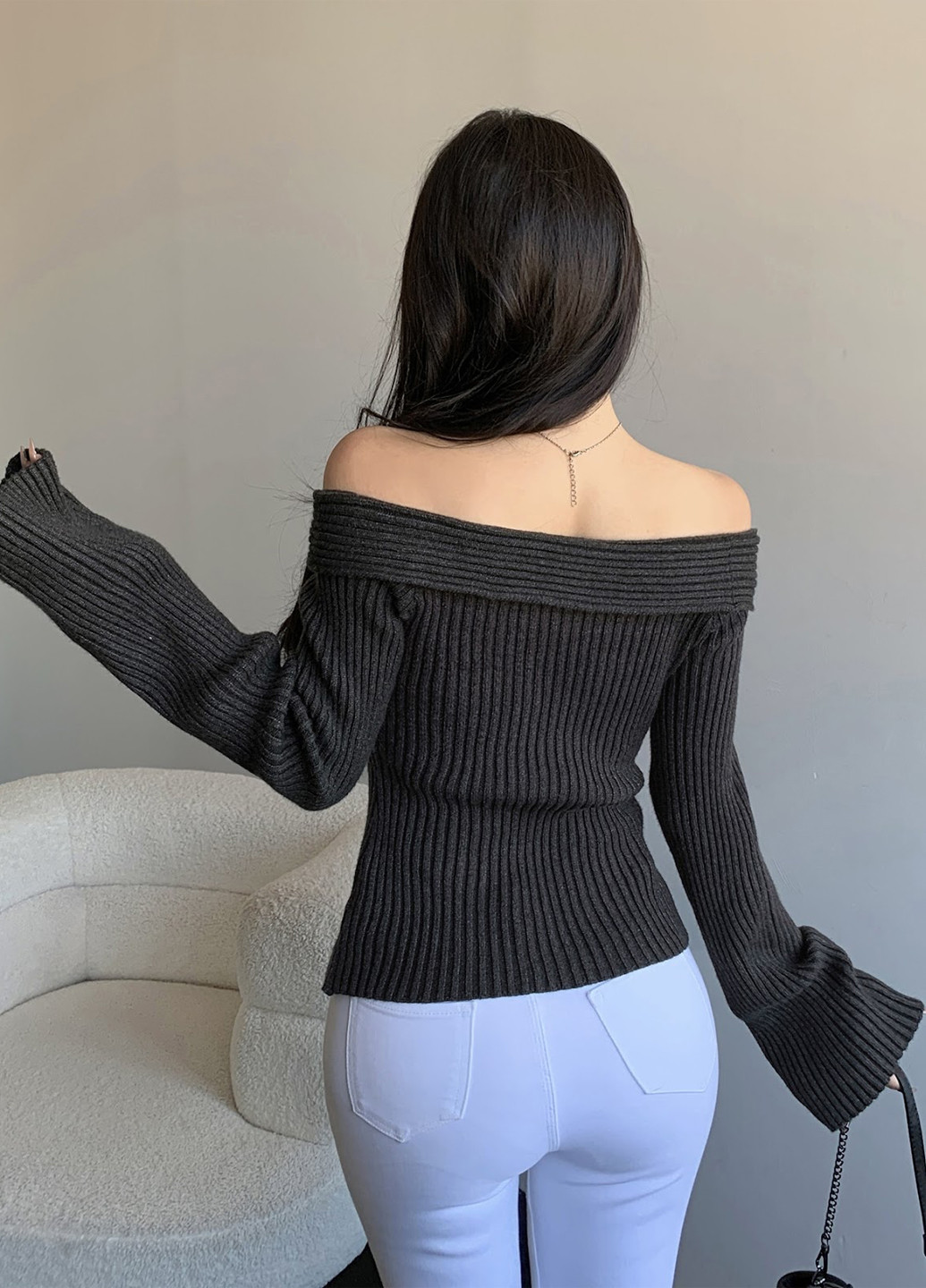 Чорний демісезонний светр SHEIN