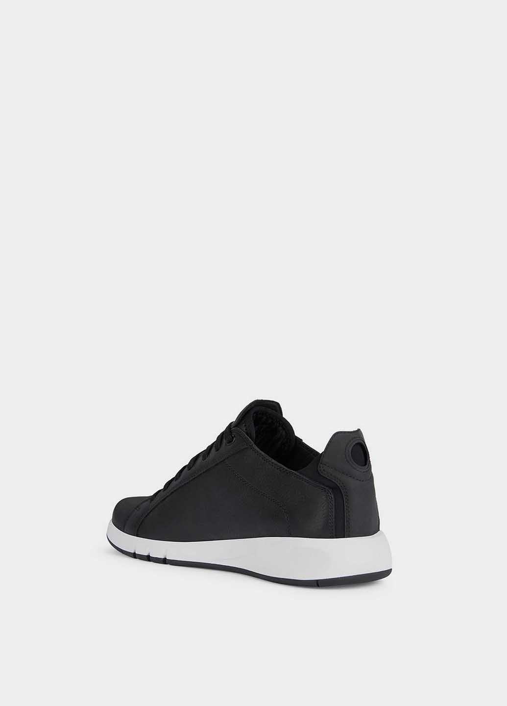 Черные демисезонные кроссовки Geox