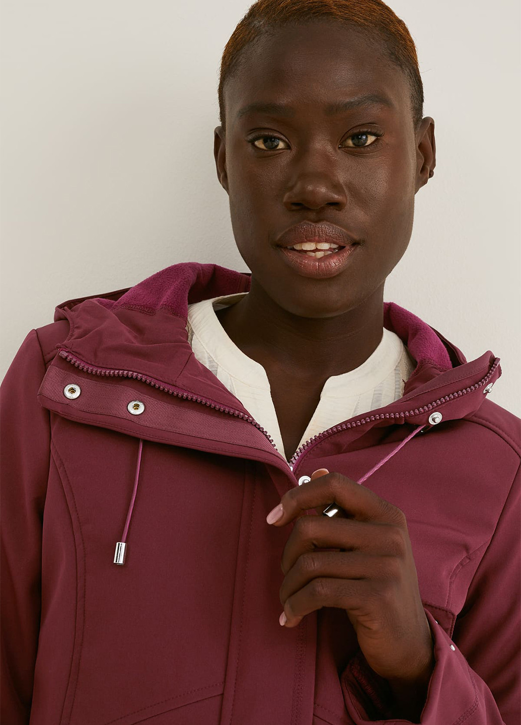 Бордовая демисезонная куртка C&A