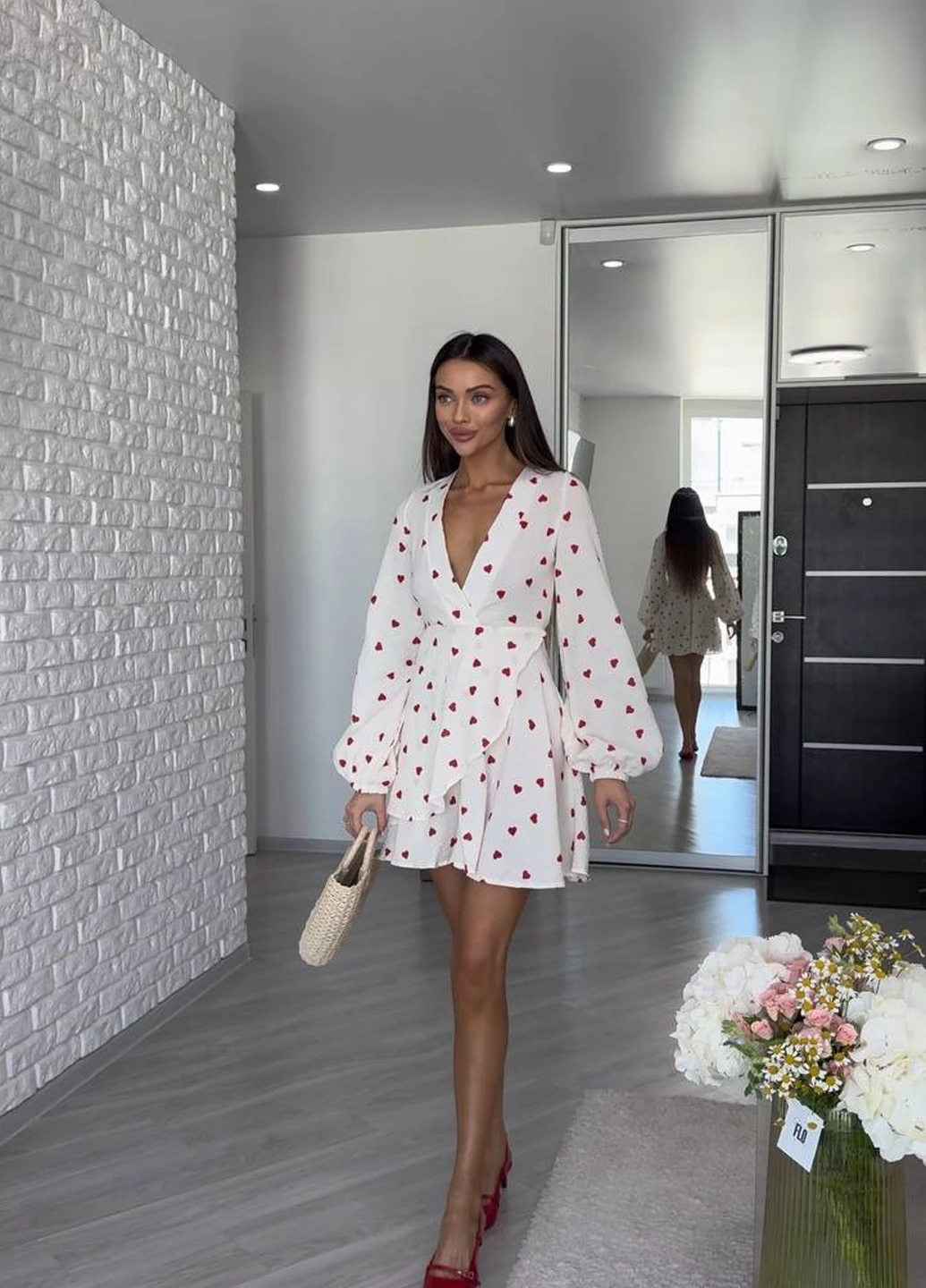 Білий кежуал сукня на запах Fashion сердечка
