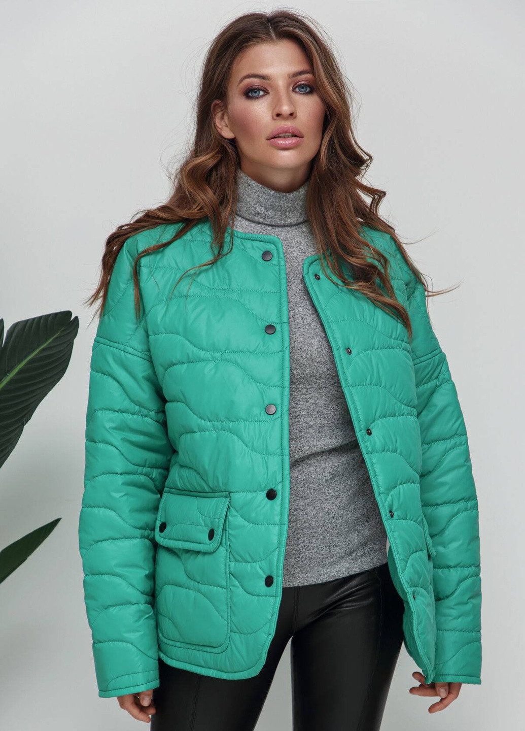 Зеленая демисезонная куртка Nenka