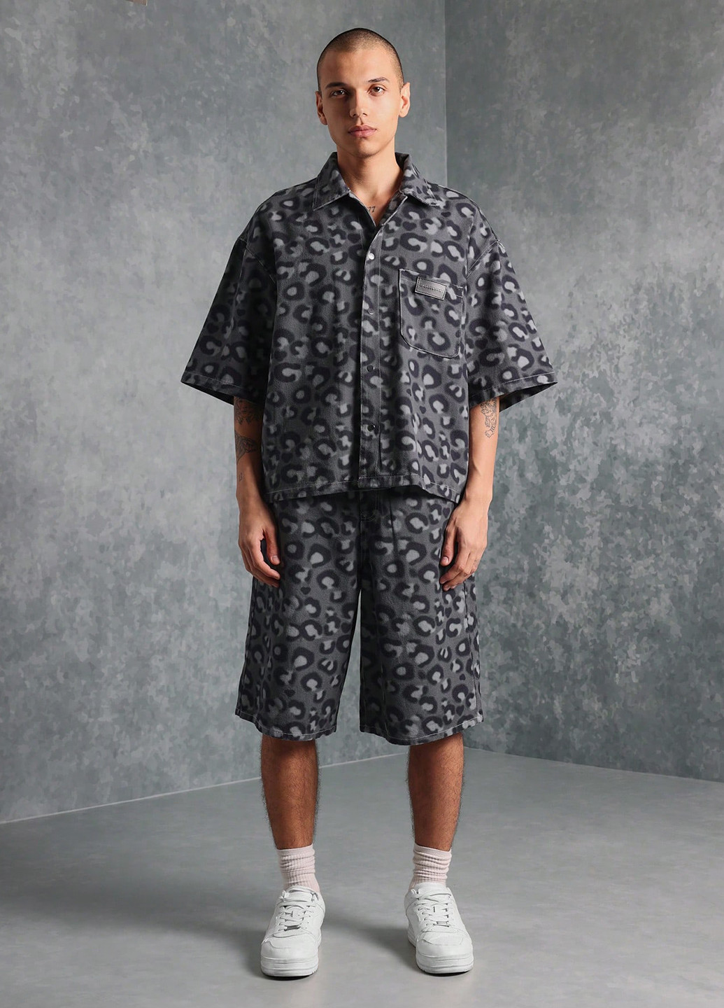 Серый летний костюм (рубашка, шорты) с шортами SHEIN