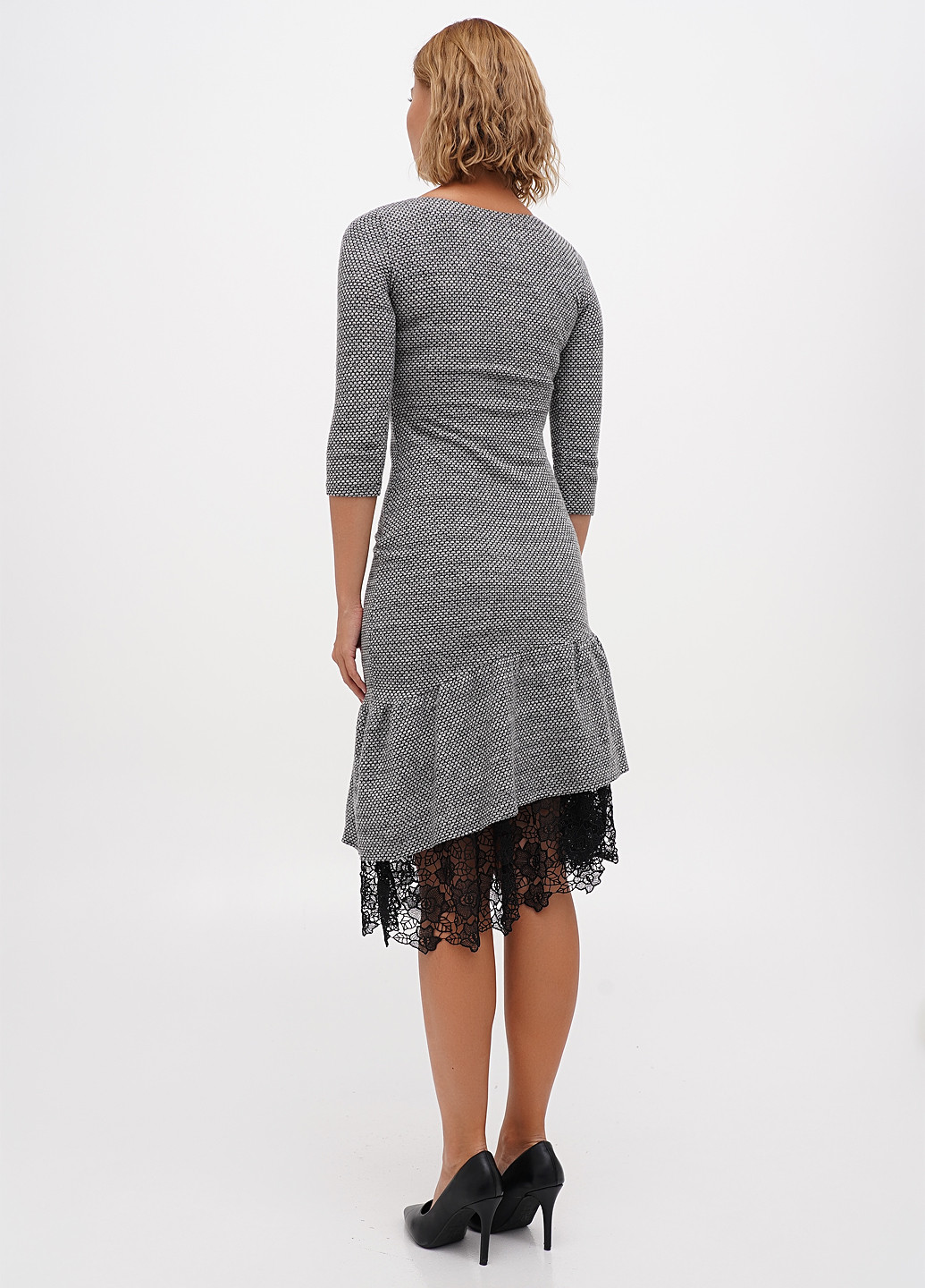 Серое кэжуал платье силуэтная Sassofono с геометрическим узором