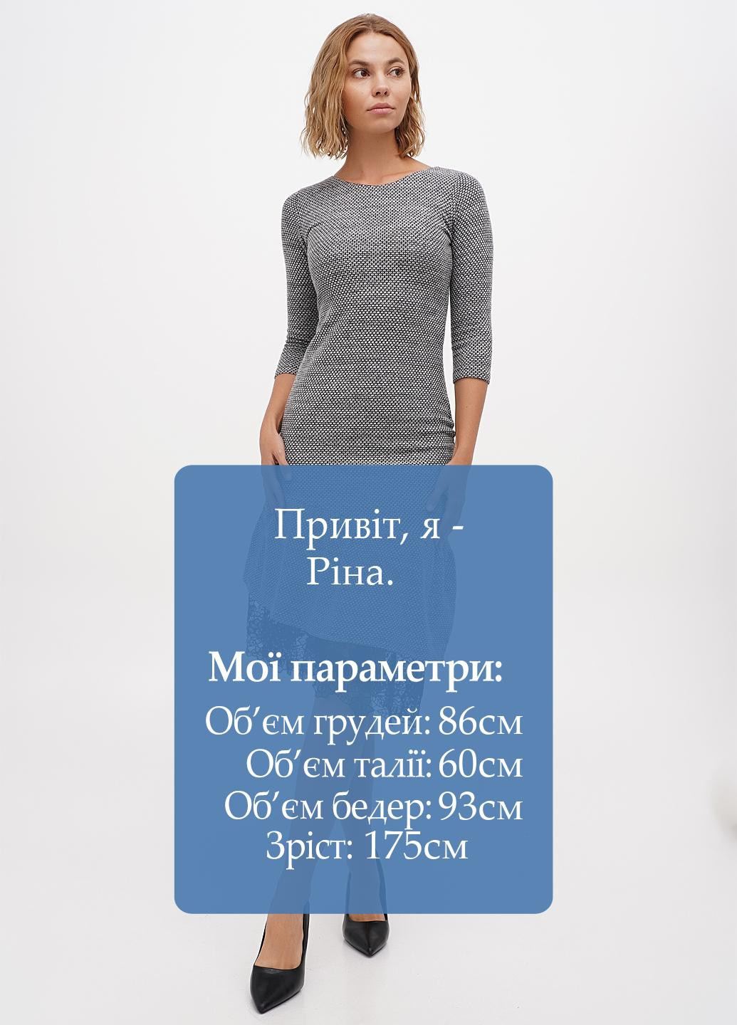 Серое кэжуал платье силуэтная Sassofono с геометрическим узором