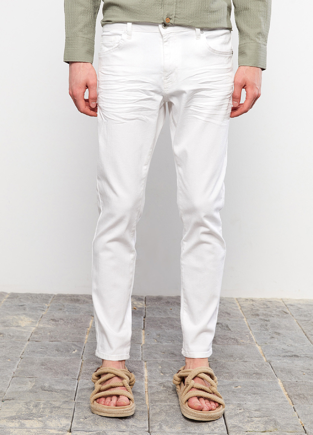Белые летние зауженные джинсы LC Waikiki