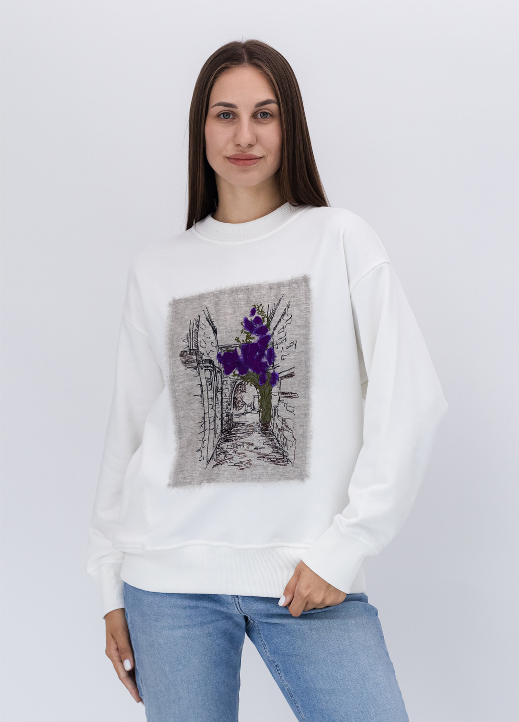 Білий світшот Nora Kvittin однотонний нашивки, вишивка, аплікація (301079919)