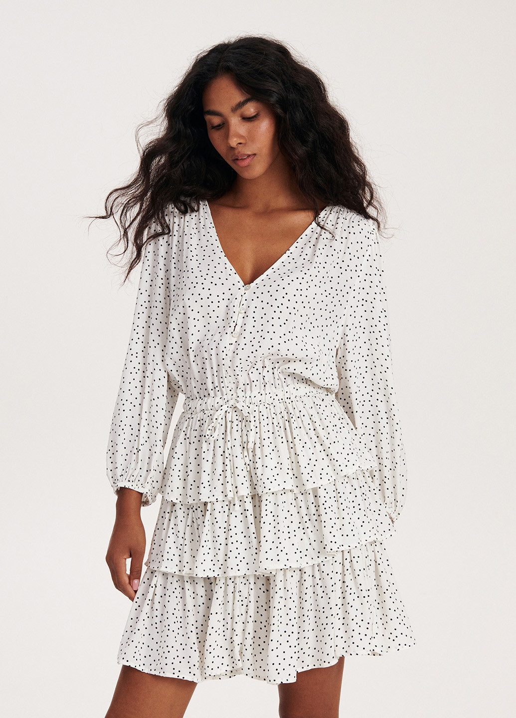 Молочна кежуал сукня кльош Reserved в горошок