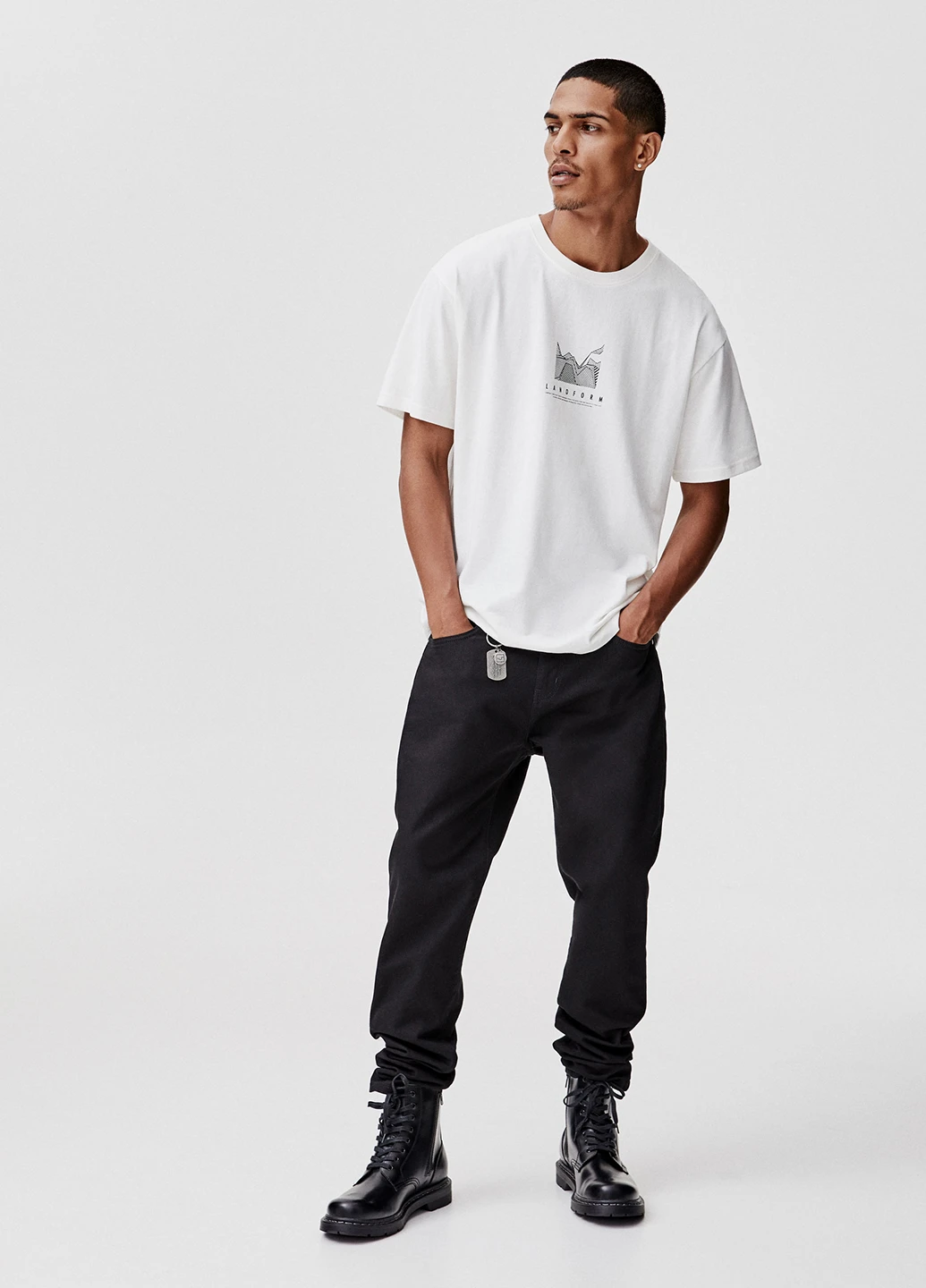 Черные демисезонные зауженные джинсы Pull & Bear