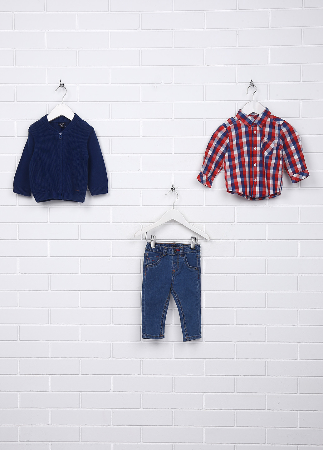 Комбинированный демисезонный комплект (рубашка, кофта, джинсы) Kiabi