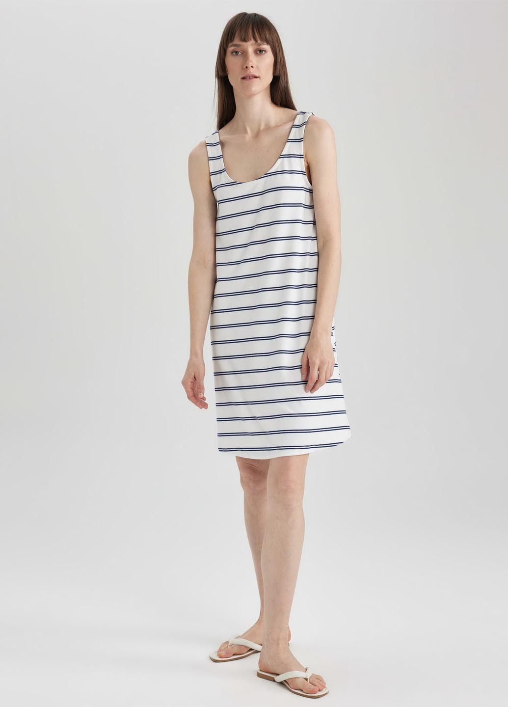 Белое кэжуал платье платье-майка DeFacto в полоску