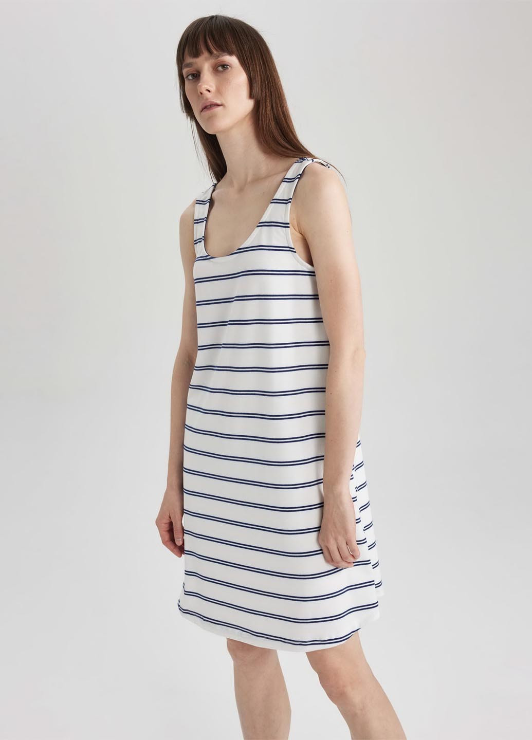 Белое кэжуал платье платье-майка DeFacto в полоску
