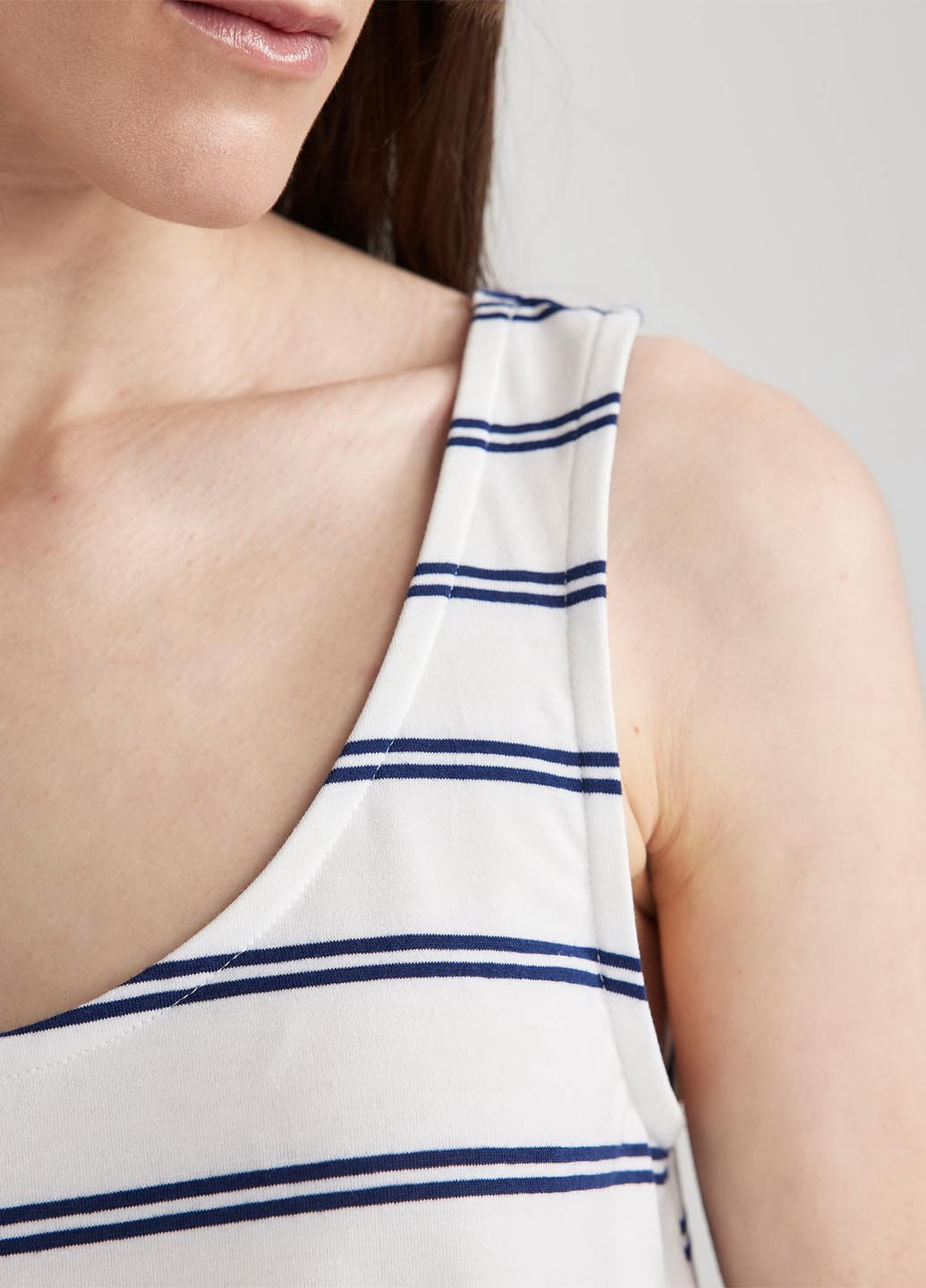 Белое кэжуал платье платье-майка DeFacto в полоску