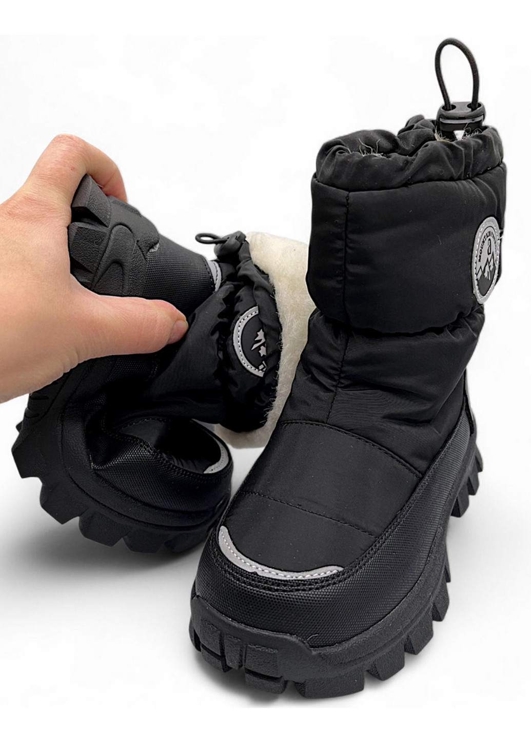 Черные дутики Apawwa на молнии