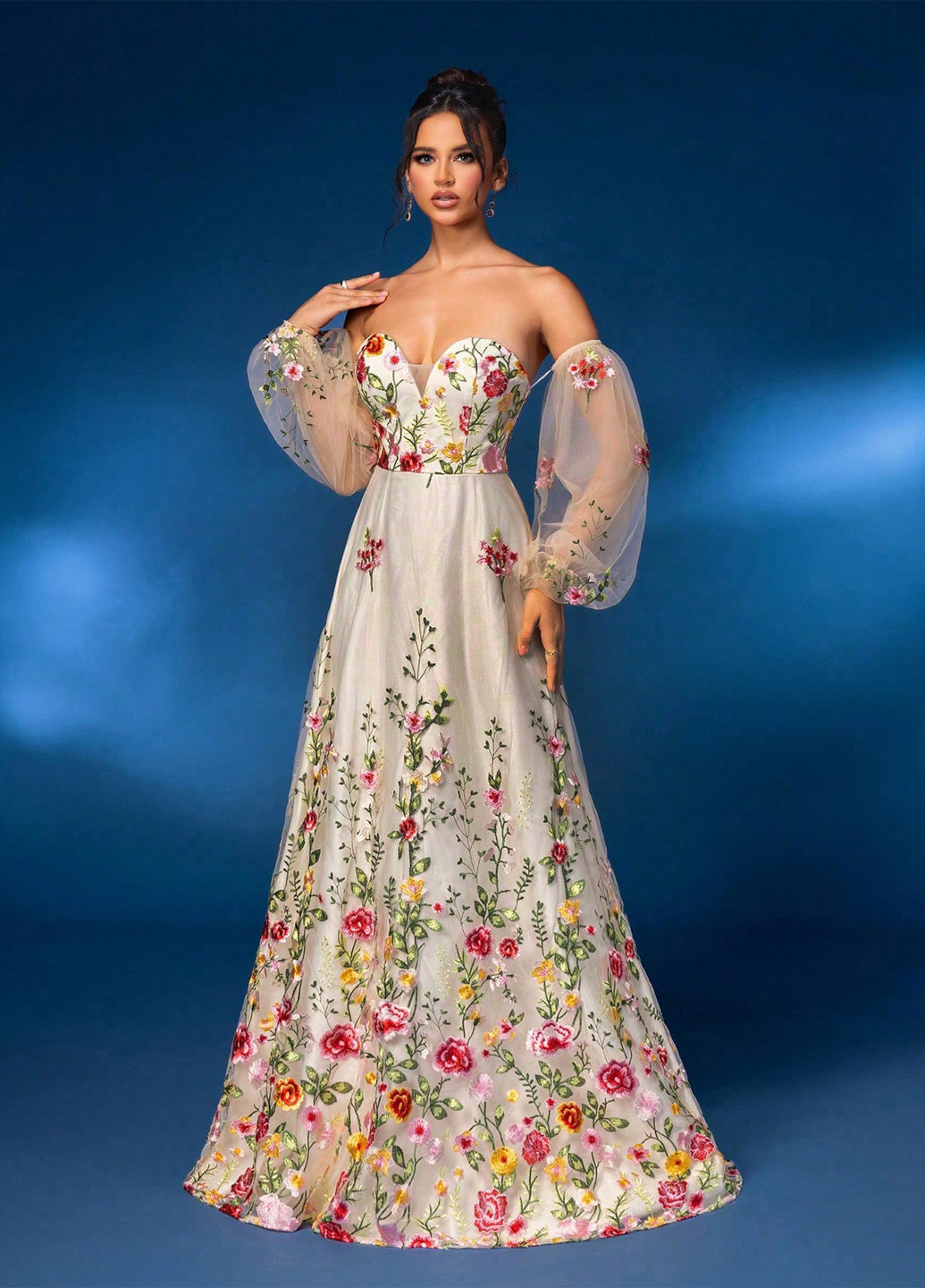 Світло-сіра вечірня сукня з спідницею-сонце, з відкритими плечима, з відкритою спиною SHEIN з квітковим принтом