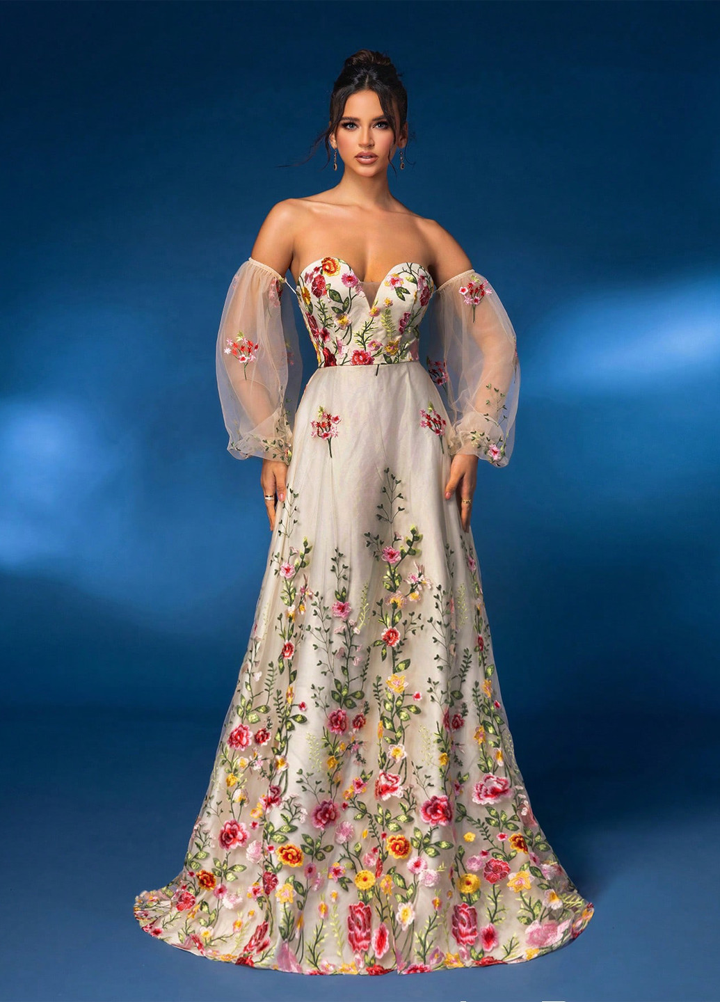 Світло-сіра вечірня сукня з спідницею-сонце, з відкритими плечима, з відкритою спиною SHEIN з квітковим принтом