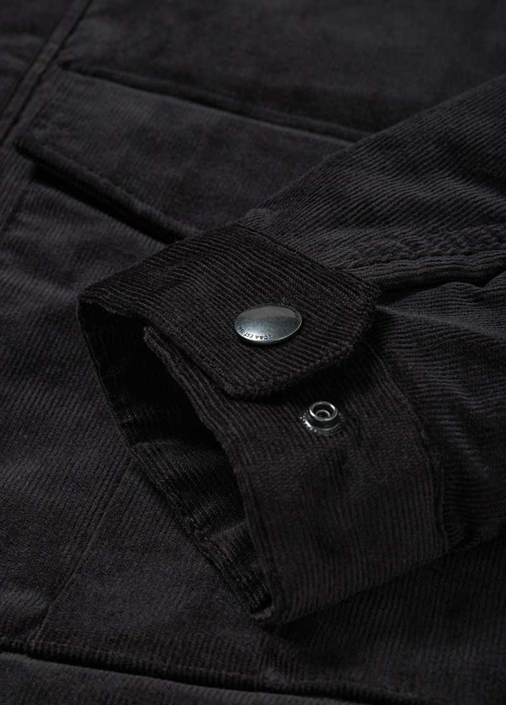 Чорна демісезонна куртка C&A