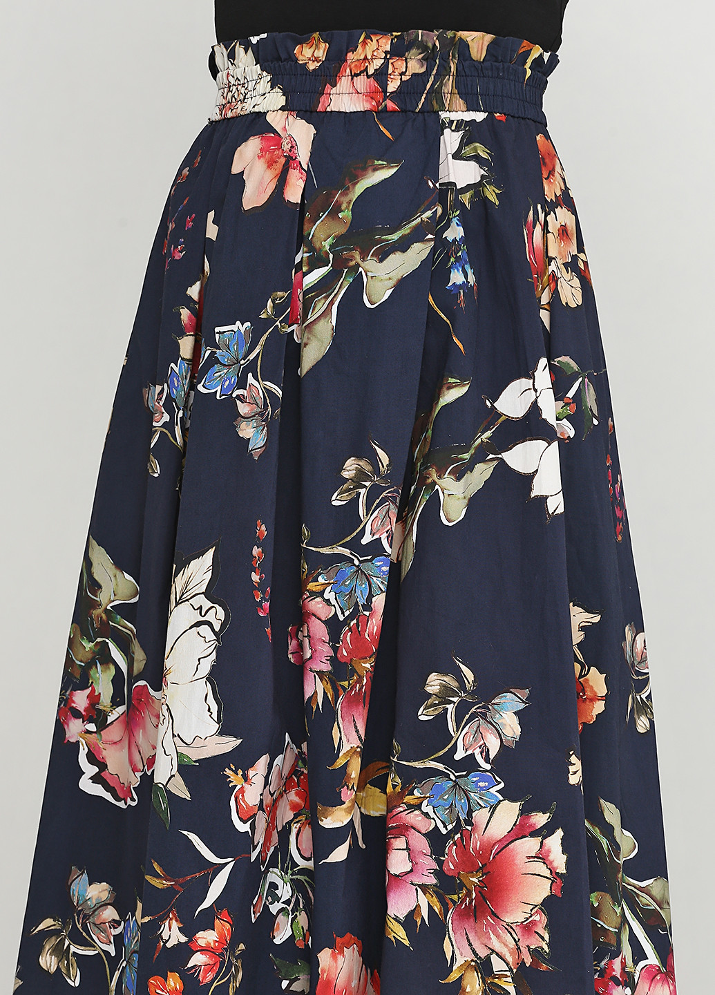 Темно-синяя кэжуал цветочной расцветки юбка Stradivarius клешированная
