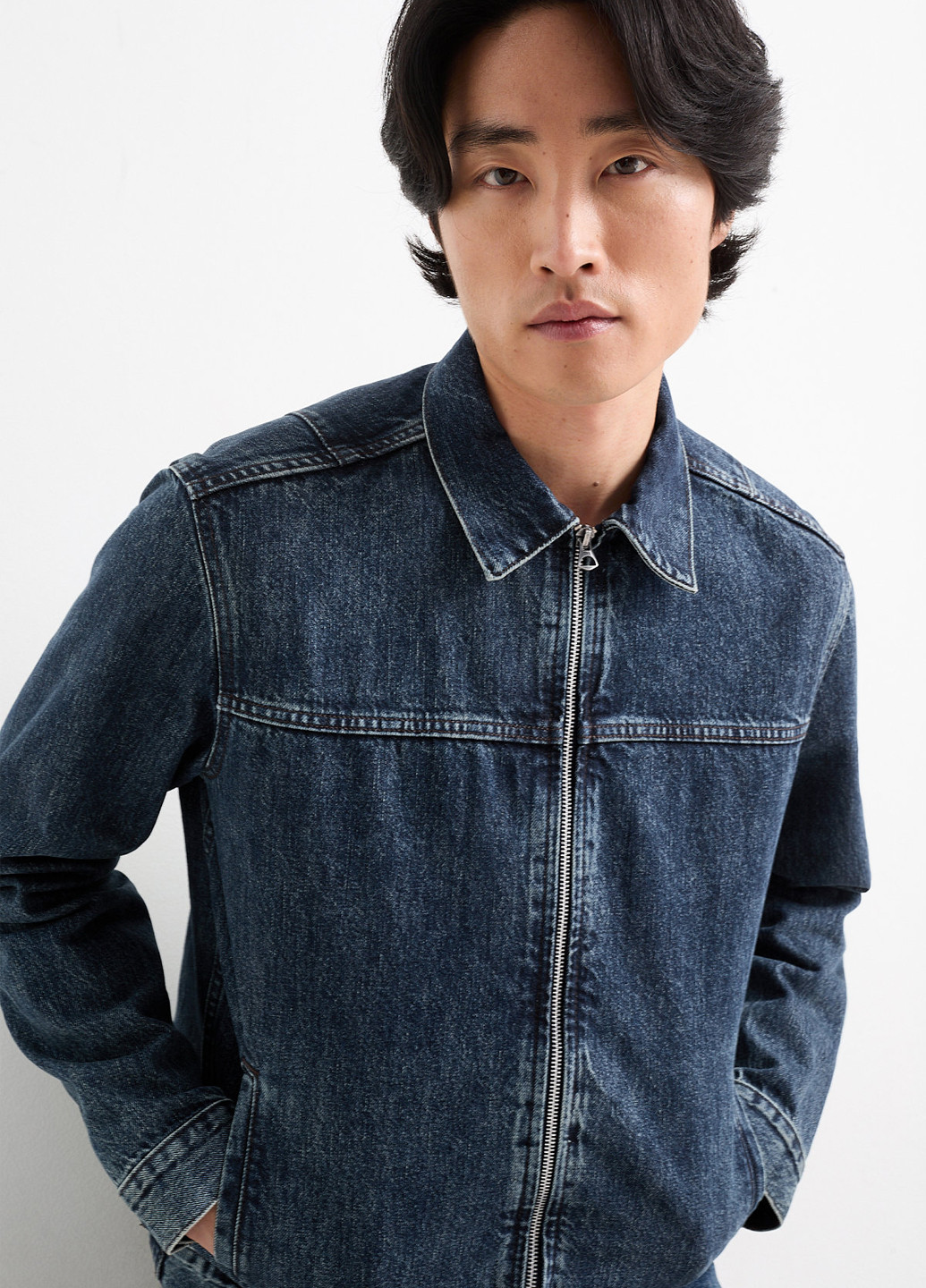 Темно-синя демісезонна куртка C&A